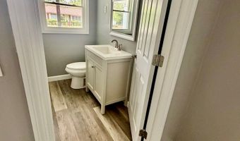 309 E Wayne St, Adel, GA 31632