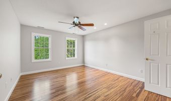 40 Nathan Hale Ct, Cheshire, CT 06410