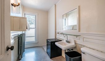 146 State St, Augusta, ME 04330
