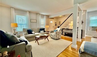 18 Carey St, Newport, RI 02840