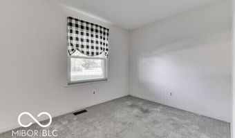 18 Maple Dr, Bargersville, IN 46106