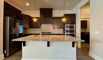2007 SW Hampton Ave, Bentonville, AR 72713