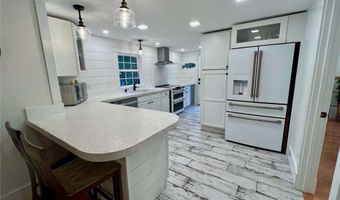 54 Isabelle Dr, Narragansett, RI 02882