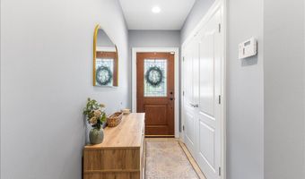31 White Oak Ln, Aberdeen, NJ 07747