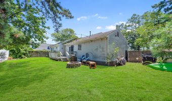 60 Walnut St, Beachwood, NJ 08722