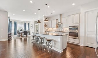 102 PHOEBE Ct, Lake Frederick, VA 22630