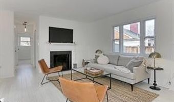 2501 CREST St, Alexandria, VA 22302