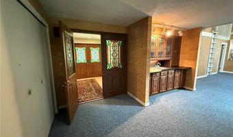 6400 Juniper Dr, Amherst, OH 44001