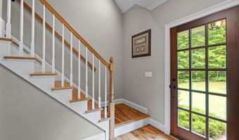 28 Hoop Pole Hill Rd, Chester, CT 06412