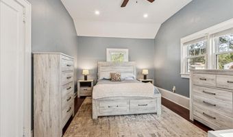 77 Drift Rd, Belford, NJ 07718