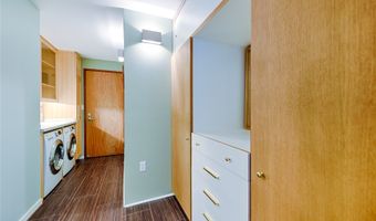 2979 Kalakaua Ave 205, Honolulu, HI 96815