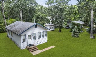99 Holly Ln, Bayville, NJ 08721