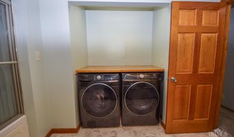 475 Gillcrest Dr, Albany, IN 47320