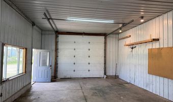 301 Old Dubuque Rd, Anamosa, IA 52205