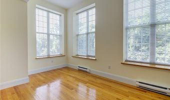 2 School St 403, Lincoln, RI 02802