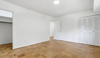10626 WEYMOUTH St 101, Bethesda, MD 20814