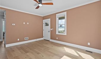 20 Summer St, Newport, RI 02840