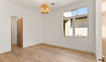 24 Soaring Bird Ct, Las Vegas, NV 89135