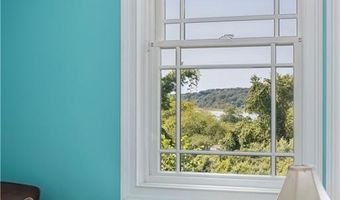 365 Boston Neck Rd, Narragansett, RI 02882