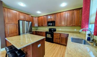 68 Lawrence Ave 68, Danbury, CT 06810