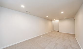 218 NE Mandy Ln, Ankeny, IA 50021