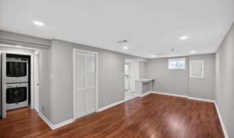 8012 FRYE Rd, Alexandria, VA 22309