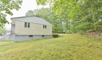 55 Epping St, Raymond, NH 03077