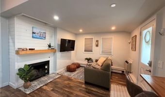 38 Hilltop Ave Cottage, Middletown, RI 02842