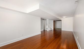 4120 Woodland Dr, Ann Arbor, MI 48103