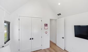 2100 Golfview Dr, Auburn, IN 46706