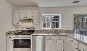 4935 Tanners Spring Dr, Alpharetta, GA 30022