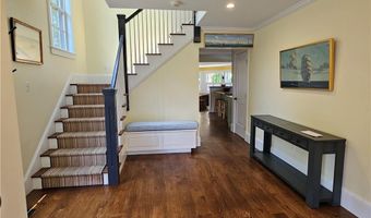 209 Coggeshall Ave, Newport, RI 02840