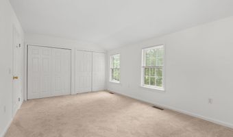 1 E Hayestown Rd 33, Danbury, CT 06811