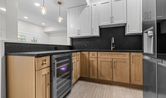 330 OAK HILL Ct, Antioch, IL 60002