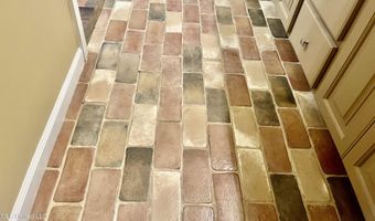 1024 Riverchase North Dr, Brandon, MS 39047