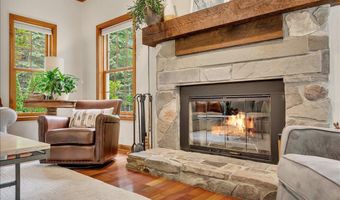 28 Loudon Pkwy, Albany, NY 12211