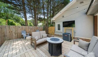 2717 Arnold Dr, Charlotte, NC 28205