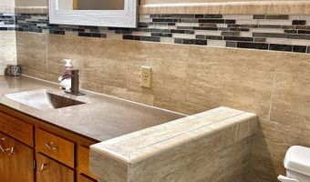 1227 E Linden St, Algona, IA 50511