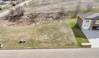 2135 Jo Ann Dr, Asbury, IA 52002