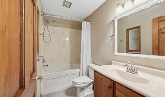 5018 Morse Rd, Alexandria, OH 43001