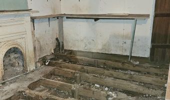 444 E 8th St, Baxter Springs, KS 66713