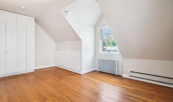 121 S FENWICK St, Arlington, VA 22204