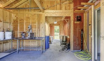 2 Firefly Dr, Baldwin, ME 04091