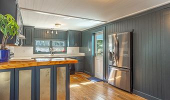 134 Sawyer Ln, Apalachicola, FL 32320