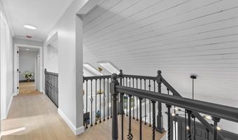 10 J H Dwyer Dr, Middletown, RI 02842