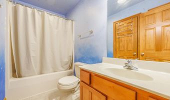 210 Evergreen Dr, Batesville, IN 47006