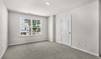 211 Maddox Dr, Aberdeen, NC 28315