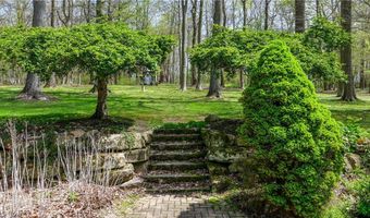 875 Cascades Dr, Aurora, OH 44202