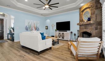 201 Sandstone Ln, Weatherford, TX 76085