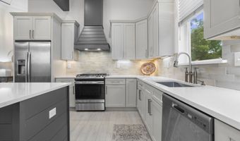 329 Saint George St, Bay St. Louis, MS 39520
